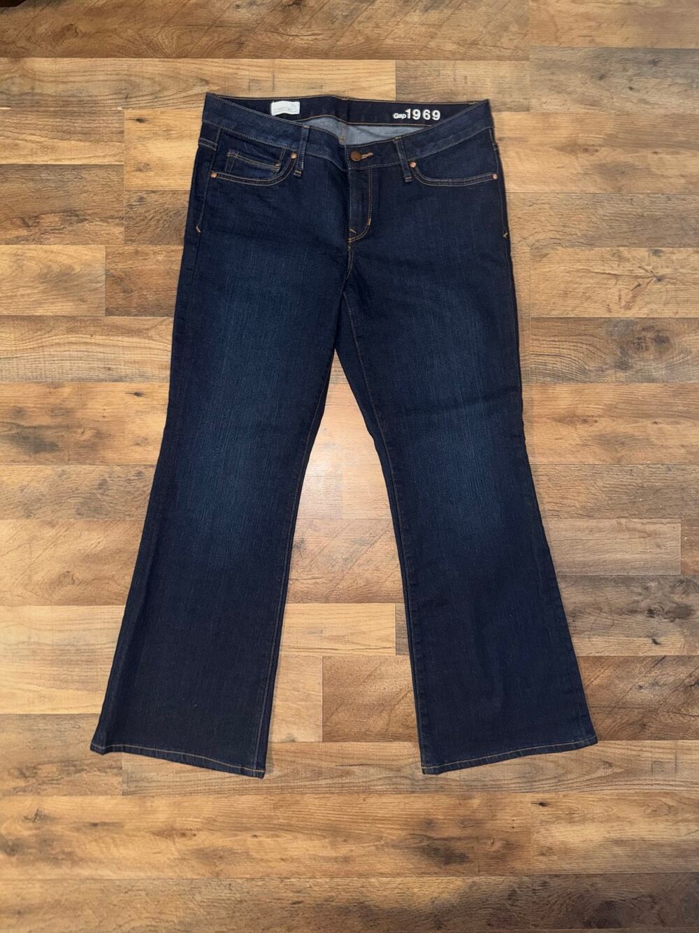 Gap women’s perfect boot blue jeans